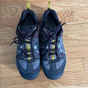 Salomon contagrip hiking shoe